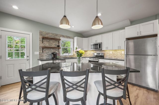 156 Myrtle Avenue, Belford, NJ 07718