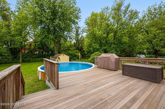 156 Myrtle Avenue, Belford, NJ 07718