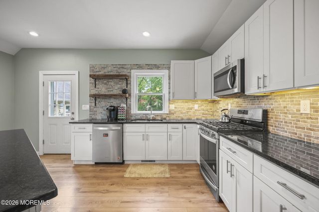 156 Myrtle Avenue, Belford, NJ 07718
