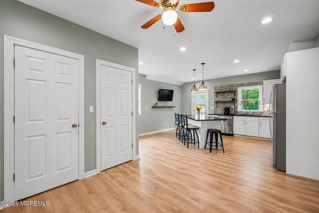 156 Myrtle Avenue, Belford, NJ 07718