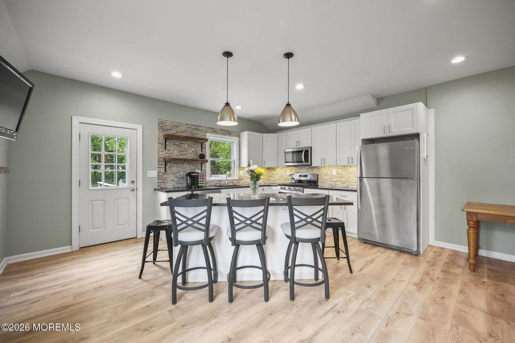 156 Myrtle Avenue, Belford, NJ 07718