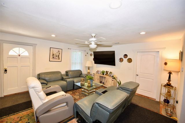 382 Road 5251, Cleveland, TX 77327