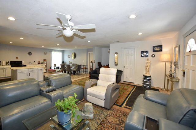 382 Road 5251, Cleveland, TX 77327