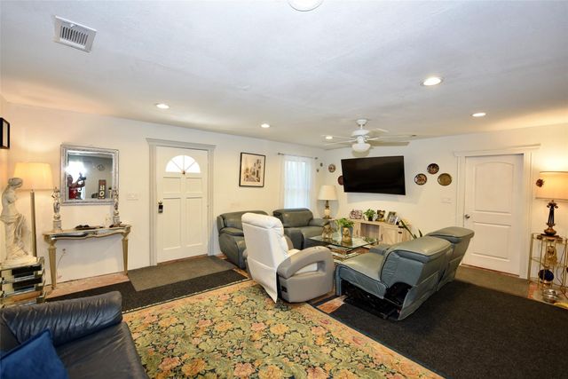 382 Road 5251, Cleveland, TX 77327