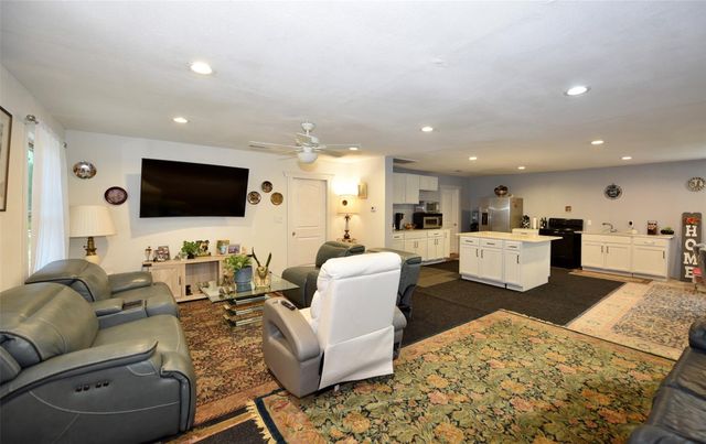 382 Road 5251, Cleveland, TX 77327