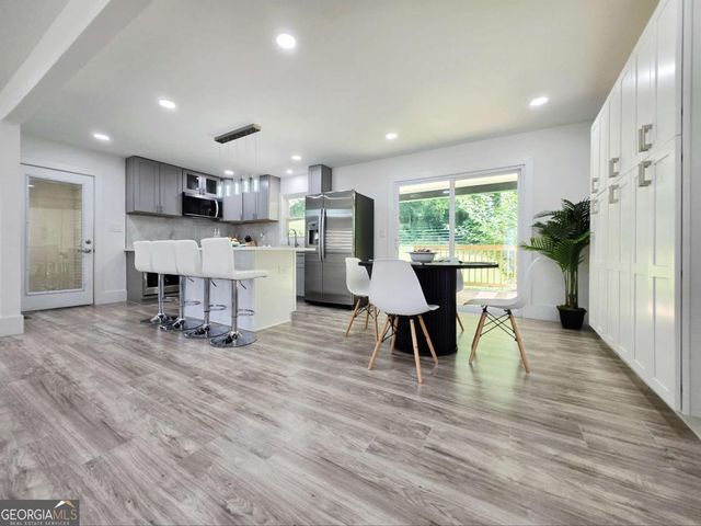 2400 Glenrock Drive, Decatur, GA 30032