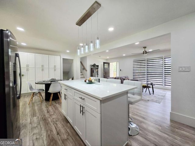 2400 Glenrock Drive, Decatur, GA 30032