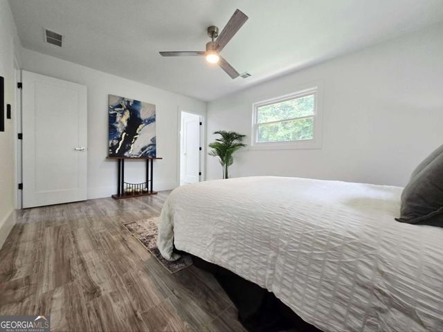 2400 Glenrock Drive, Decatur, GA 30032