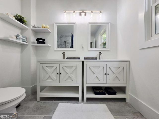 2400 Glenrock Drive, Decatur, GA 30032