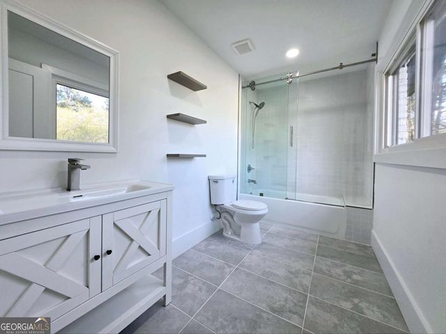 2400 Glenrock Drive, Decatur, GA 30032