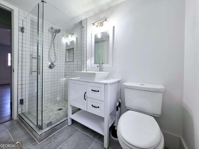 2400 Glenrock Drive, Decatur, GA 30032