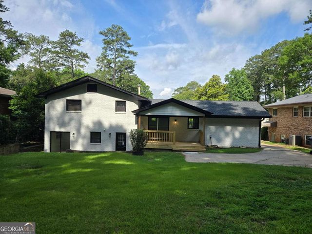 2400 Glenrock Drive, Decatur, GA 30032