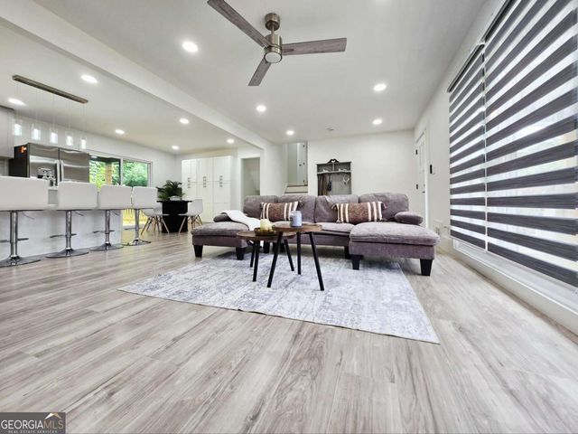 2400 Glenrock Drive, Decatur, GA 30032