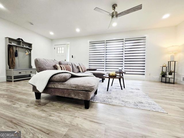 2400 Glenrock Drive, Decatur, GA 30032