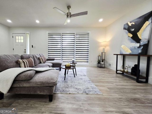 2400 Glenrock Drive, Decatur, GA 30032