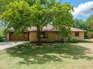 9169 N Riverview Drive, Kalamazoo, MI 49004