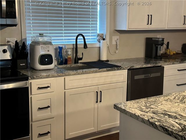 2761 Daniels Avenue, South Charleston, WV 25303