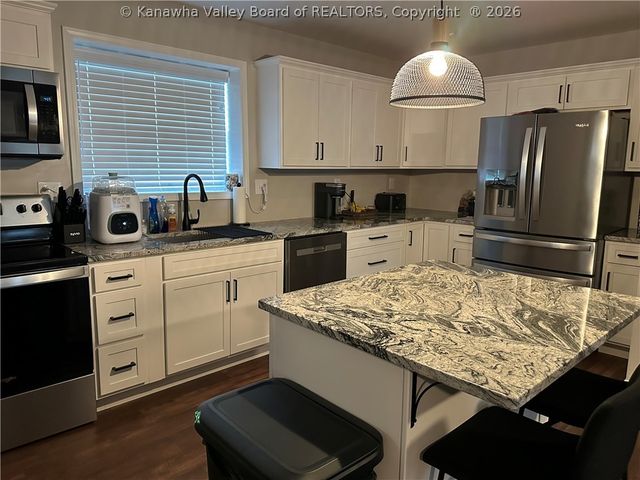 2761 Daniels Avenue, South Charleston, WV 25303