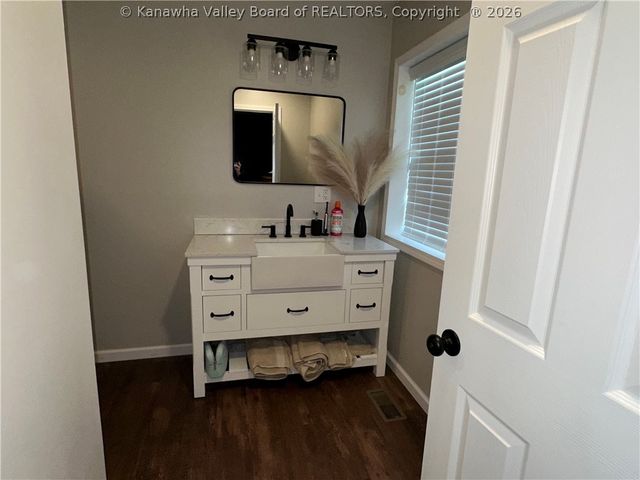 2761 Daniels Avenue, South Charleston, WV 25303