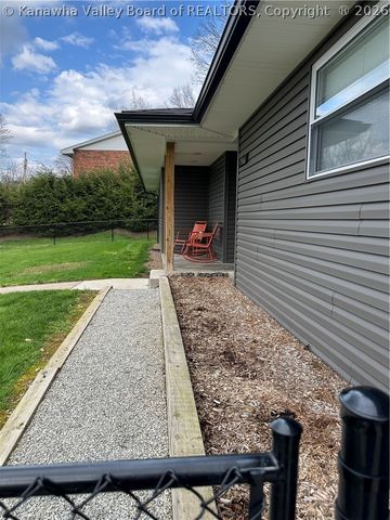 2761 Daniels Avenue, South Charleston, WV 25303