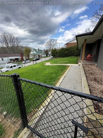 2761 Daniels Avenue, South Charleston, WV 25303