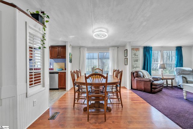 109 Lakeside Drive, Taylors, SC 29687