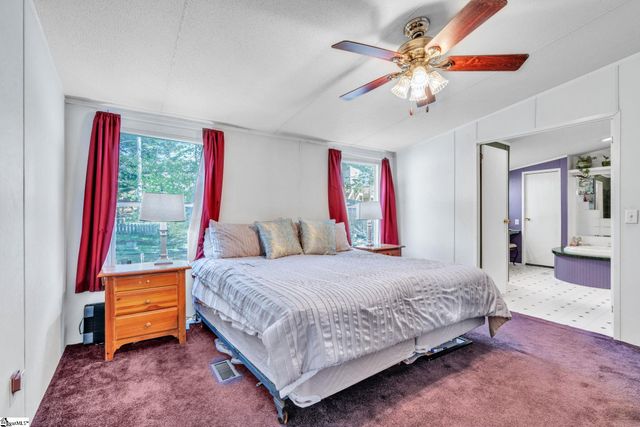 109 Lakeside Drive, Taylors, SC 29687