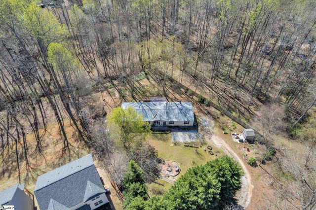 109 Lakeside Drive, Taylors, SC 29687