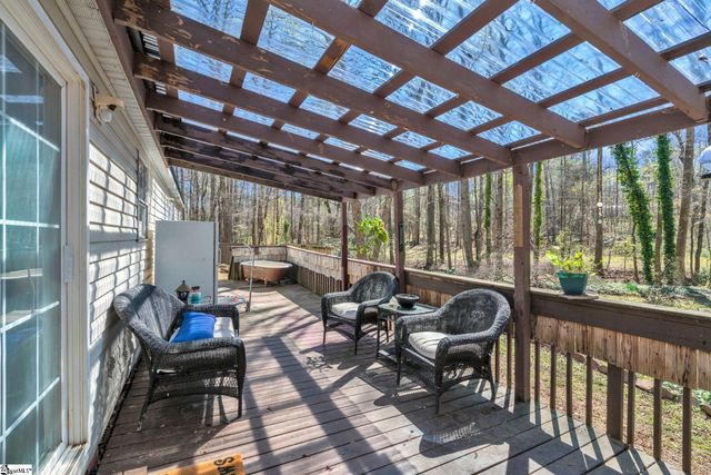 109 Lakeside Drive, Taylors, SC 29687