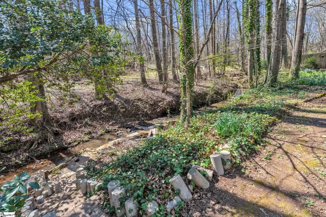 109 Lakeside Drive, Taylors, SC 29687