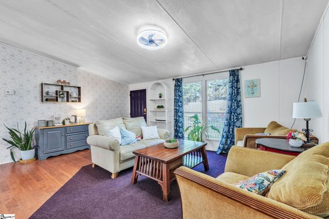 109 Lakeside Drive, Taylors, SC 29687