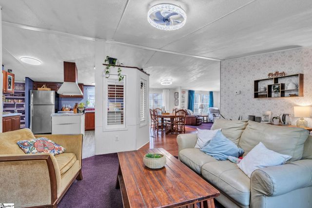 109 Lakeside Drive, Taylors, SC 29687