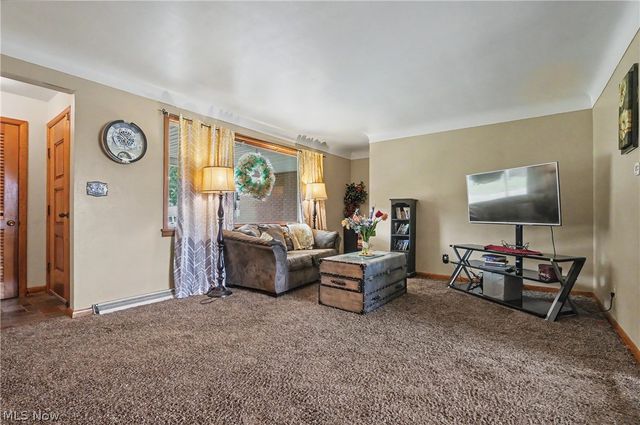 577 Geneva Avenue, Struthers, OH 44471