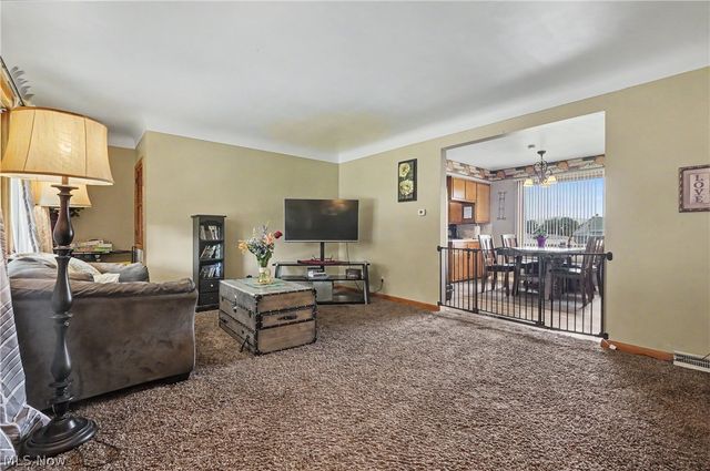 577 Geneva Avenue, Struthers, OH 44471