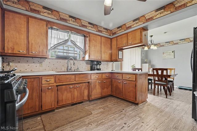 577 Geneva Avenue, Struthers, OH 44471