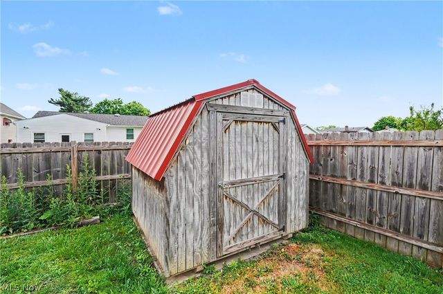 577 Geneva Avenue, Struthers, OH 44471
