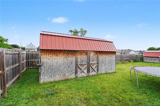 577 Geneva Avenue, Struthers, OH 44471