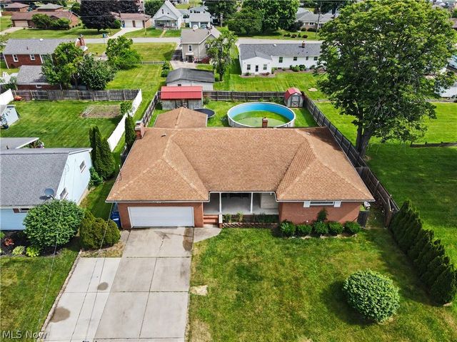 577 Geneva Avenue, Struthers, OH 44471