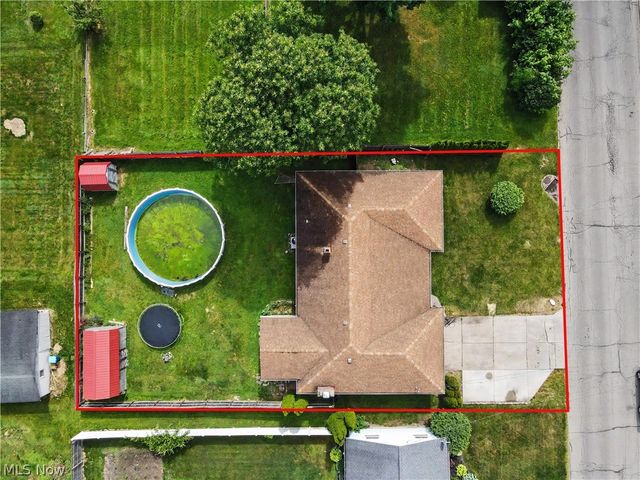 577 Geneva Avenue, Struthers, OH 44471
