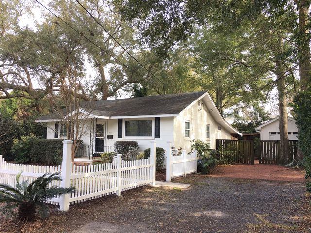 717 Azalea Street, Mount Pleasant, SC 29464