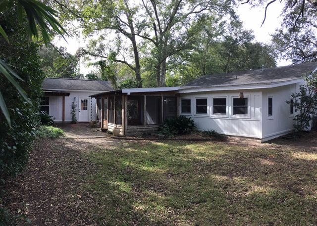 717 Azalea Street, Mount Pleasant, SC 29464