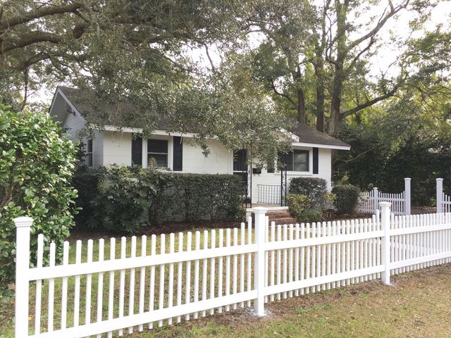 717 Azalea Street, Mount Pleasant, SC 29464
