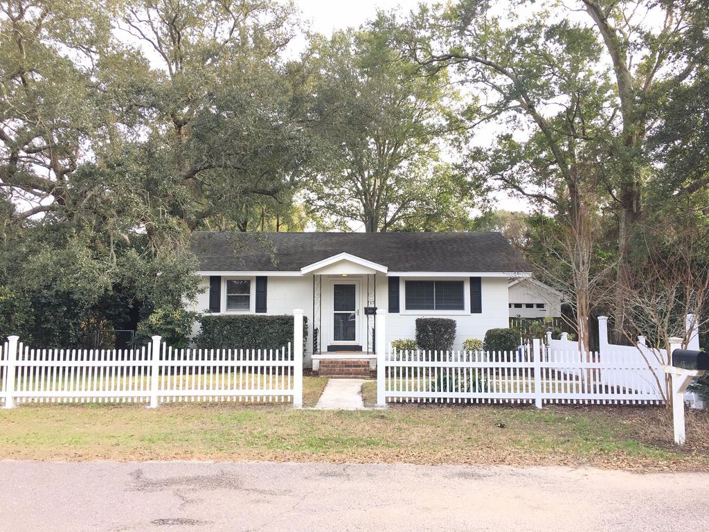 717 Azalea Street, Mount Pleasant, SC 29464