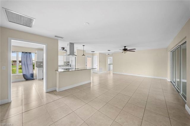 13802 2nd ST, Fort Myers, FL 33905