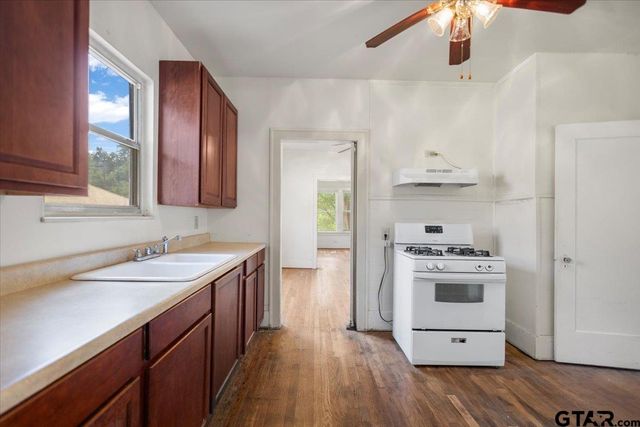 817 S Kennedy, Tyler, TX 75701
