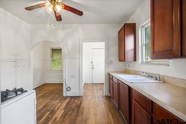 817 S Kennedy, Tyler, TX 75701