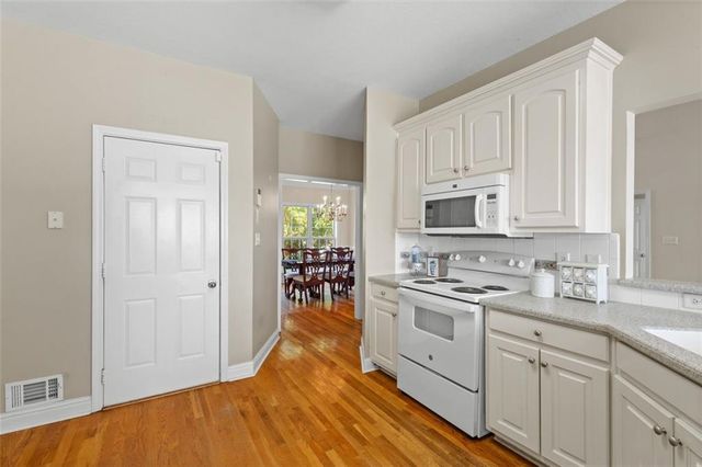 1376 Beringer Drive, Hoschton, GA 30548