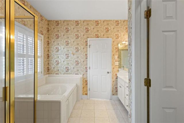 1376 Beringer Drive, Hoschton, GA 30548