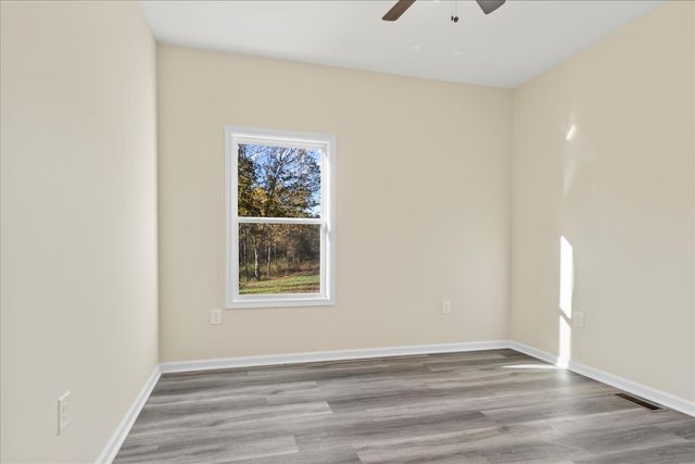 975 Weakley Creek Road, Lawrenceburg, TN 38464