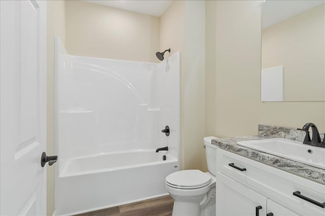 975 Weakley Creek Road, Lawrenceburg, TN 38464